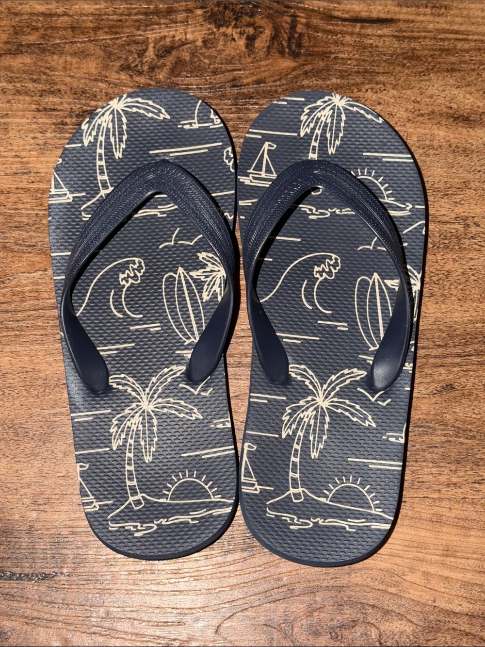 Children’s place Navy Palm-Logo Flip Flops size 5/6 big kids